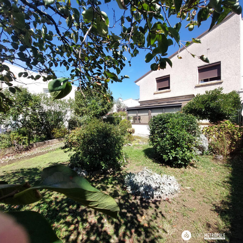 Maison - 93 m² - 5 pièces