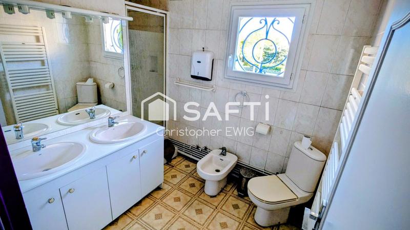 Maison - 180 m² - 6 pièces