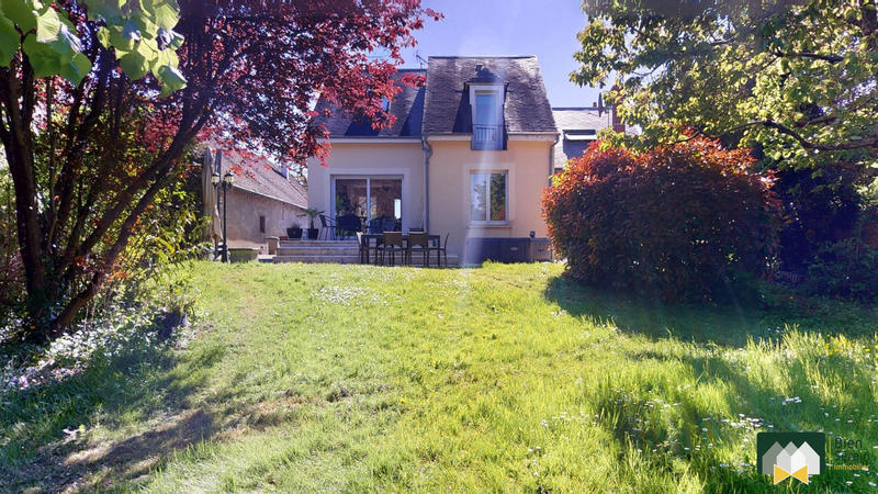Maison - 180 m² - 8 pièces