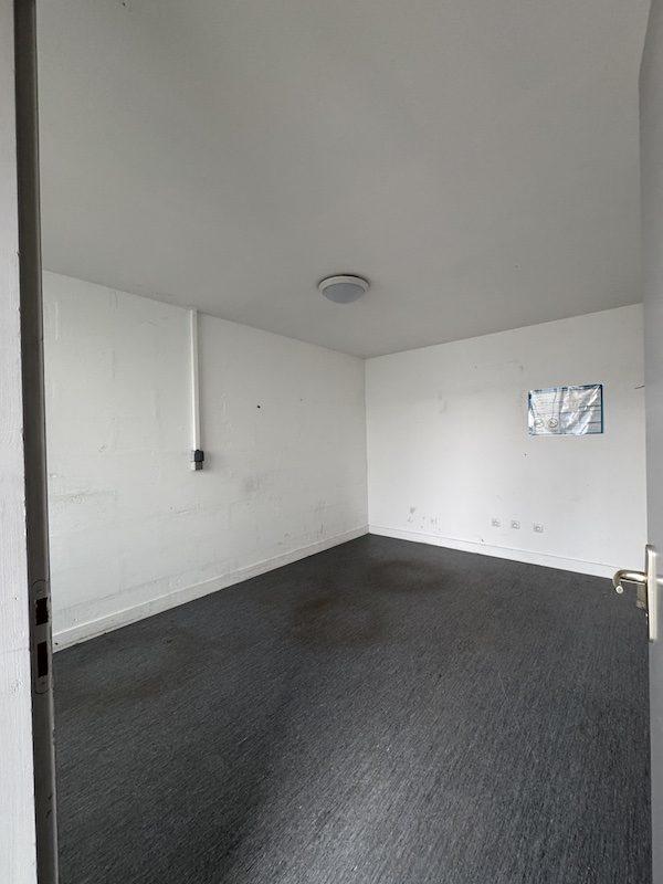 Local d'activités - 138 m² - 3 pièces