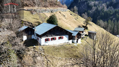 Maison - 319 m² - 5 pièces