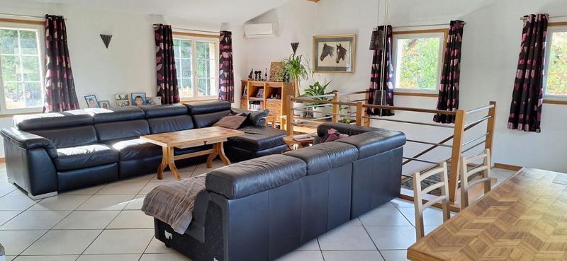 Maison - 140 m² - 5 pièces