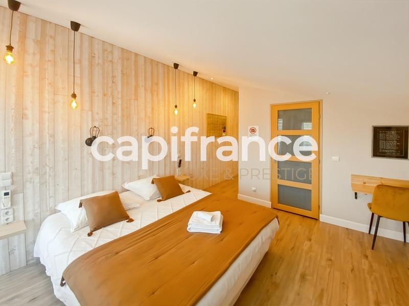 Propriété - 322 m² - 11 pièces