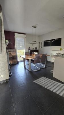 Maison - 102 m² - 4 pièces