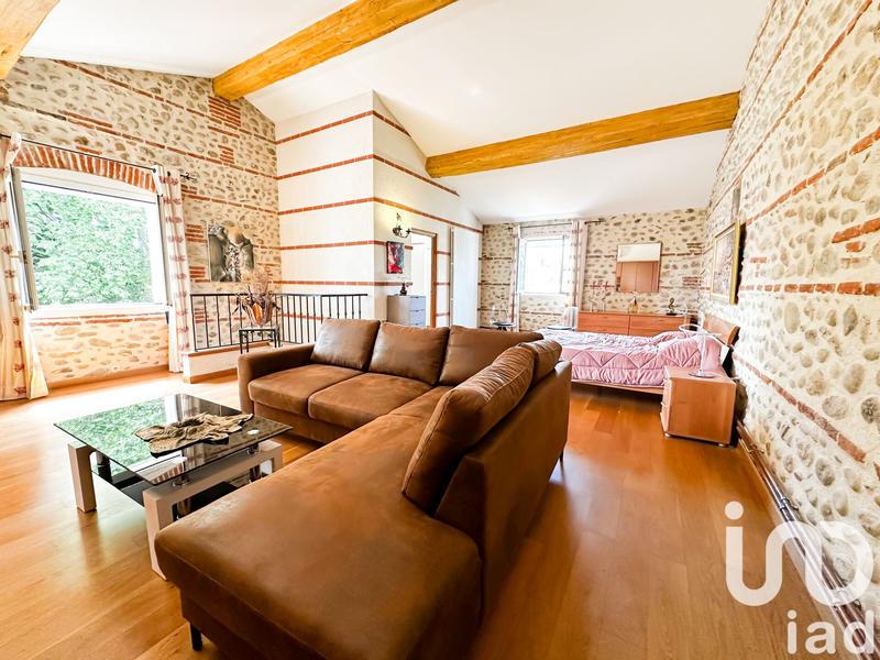 Maison - 360 m² - 5 pièces