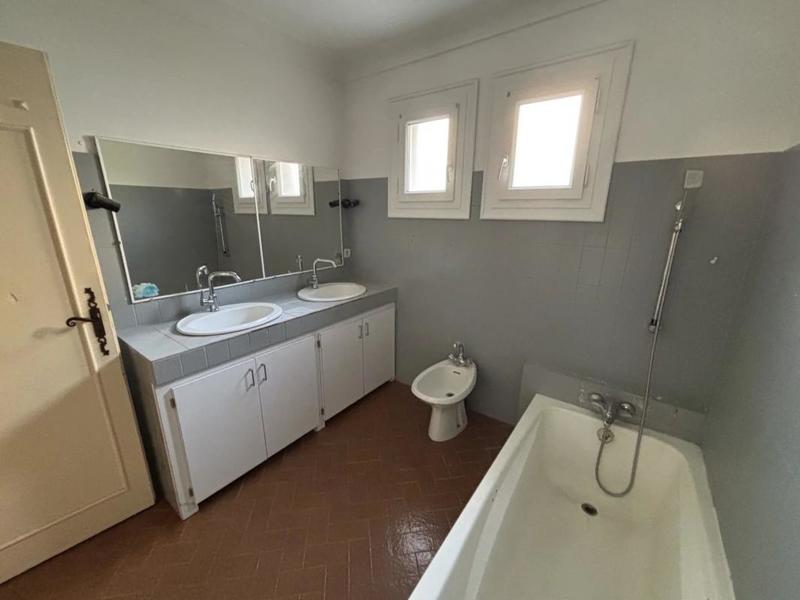 Maison - 254 m² - 12 pièces