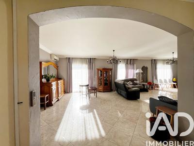 Maison - 257 m² - 7 pièces