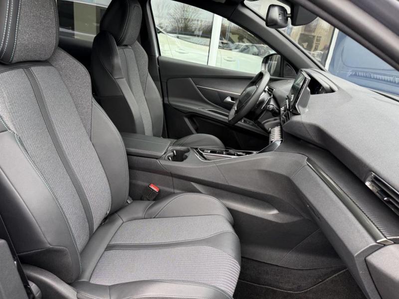 Peugeot 3008 II 1.6 Hybrid 225 E-Eat8 Allure Pack