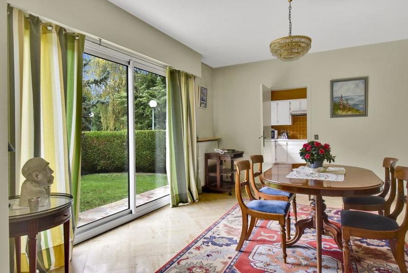 Pavillon - 235 m² - 9 pièces