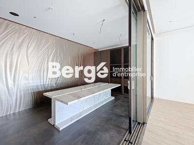 Local commercial - 213 m²