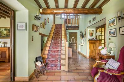 Maison - 238 m² - 8 pièces