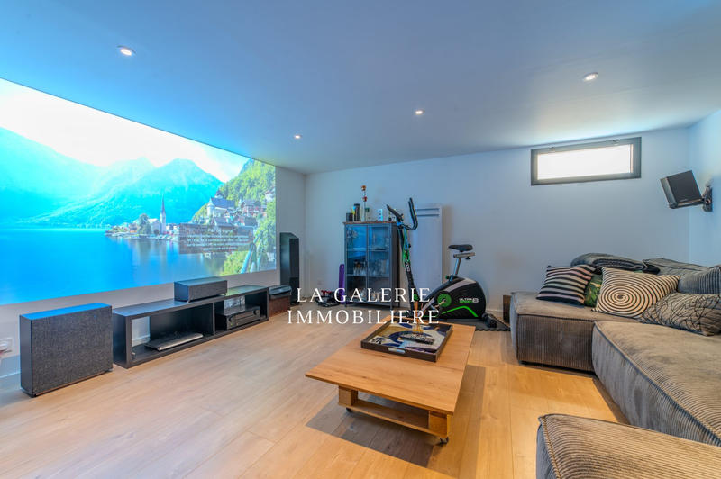 Maison - 167 m² - 6 pièces