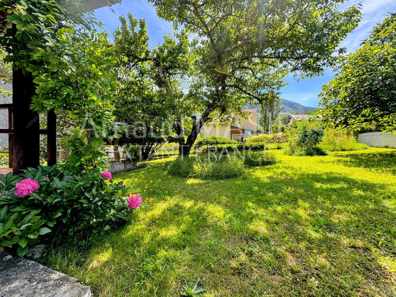 Maison - 185 m² - 5 pièces