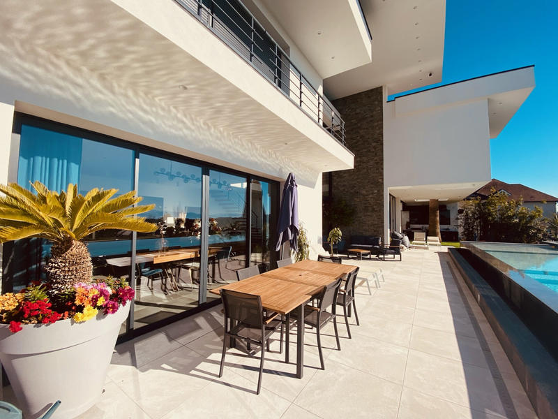 Maison - 363 m² - 9 pièces