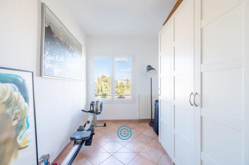 Appartement - 103 m² - 4 pièces