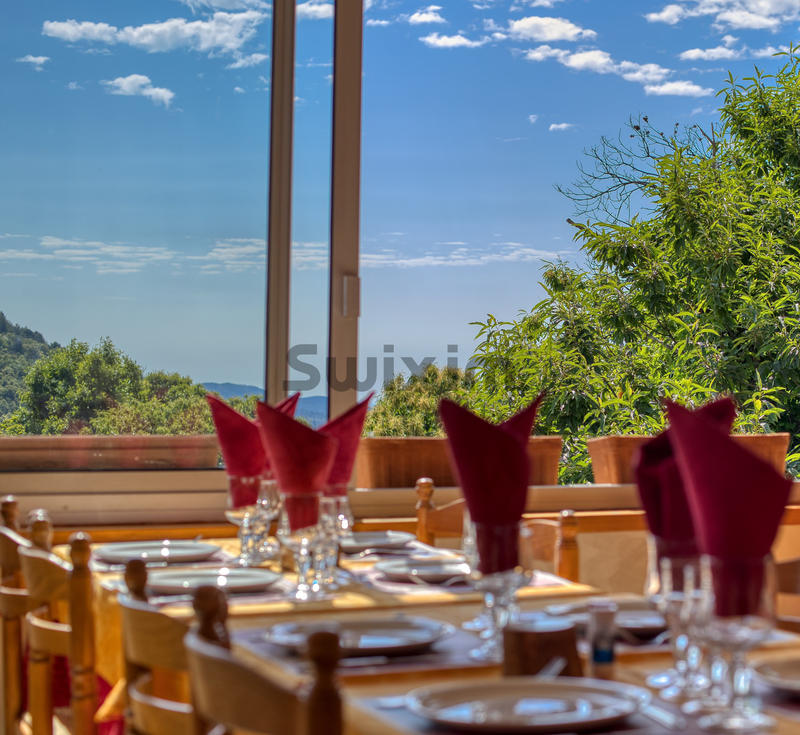 Propriété - 440 m² - 20 pièces