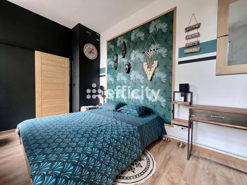 Maison - 247 m² - 10 pièces