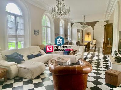 Maison - 316 m² - 12 pièces