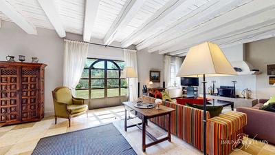 Demeure - 413 m² - 14 pièces