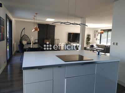 Maison - 157 m² - 7 pièces