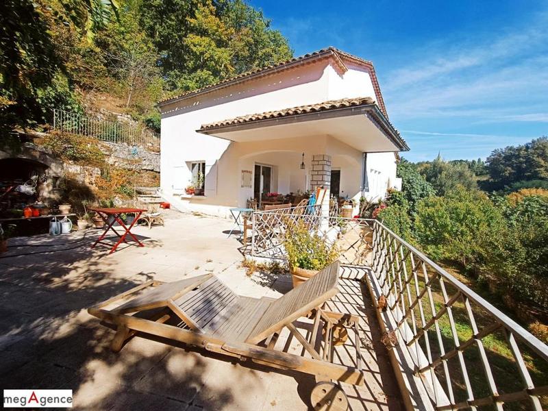 Maison - 107 m² - 6 pièces