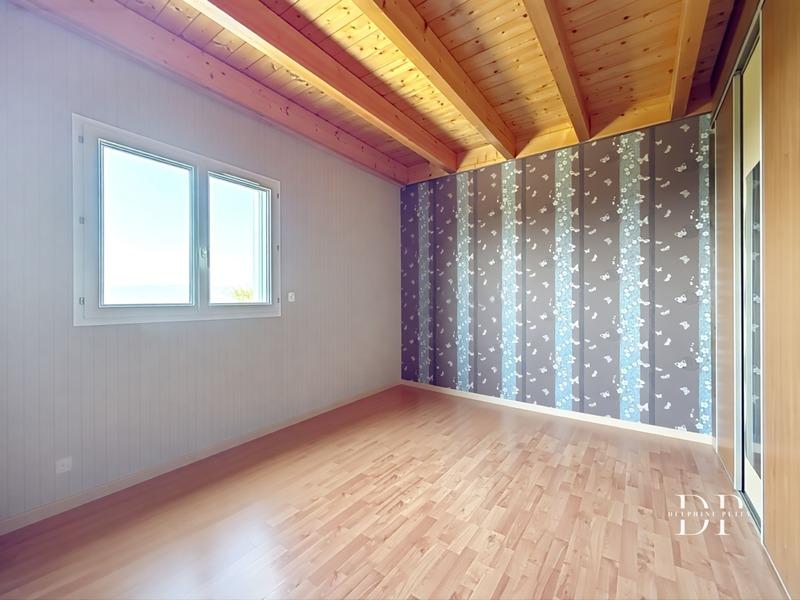 Maison - 222 m² - 5 pièces