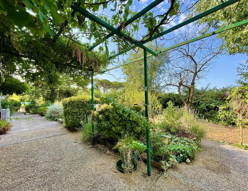 Bastide - 379 m² - 9 pièces