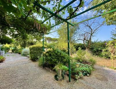Bastide - 379 m² - 9 pièces