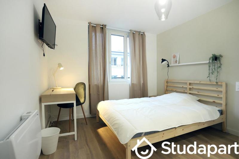 Chambre - 11 m² - 1 pièce