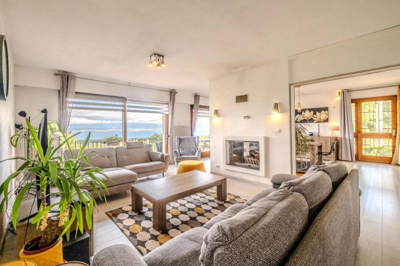 Propriété - 216 m² - 9 pièces