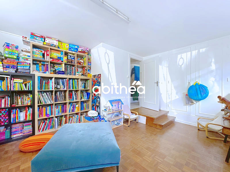 Maison - 220 m² - 9 pièces