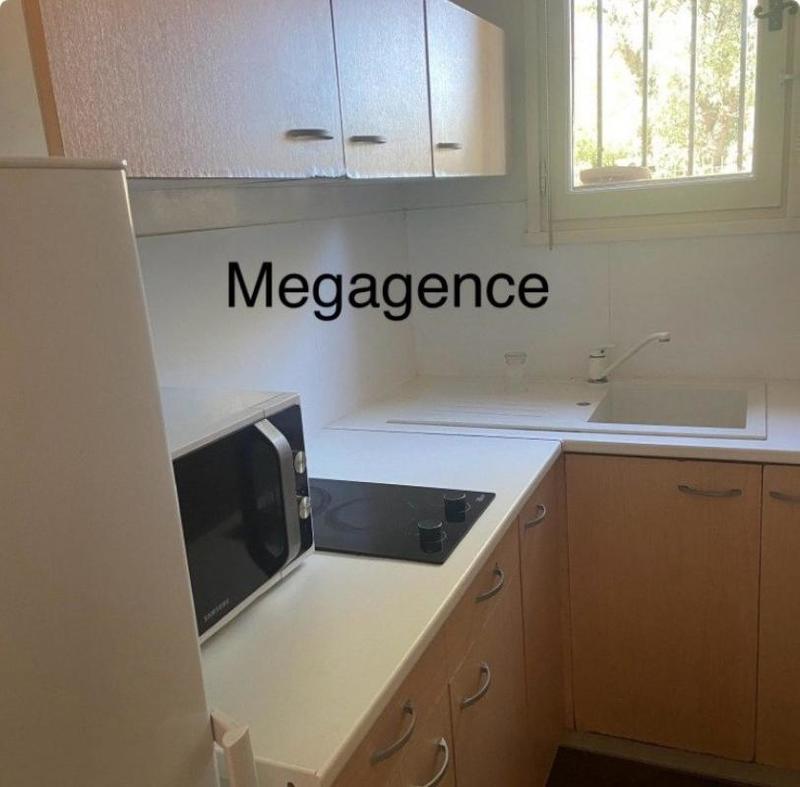 Studio - 25 m² - 1 pièce