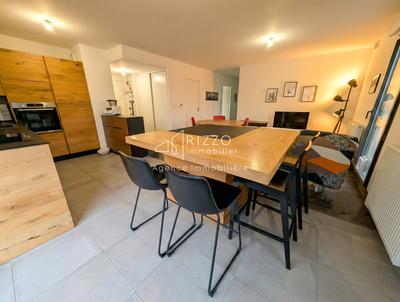 Appartement - 77 m² - 4 pièces