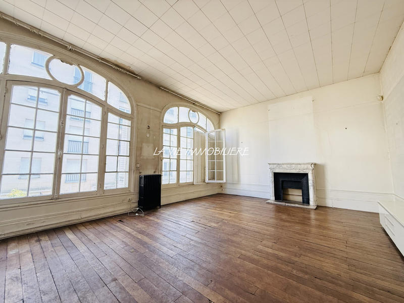 Maison - 273 m² - 8 pièces