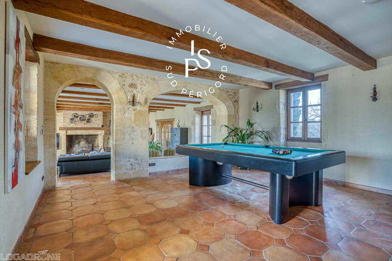 Demeure - 755 m² - 25 pièces