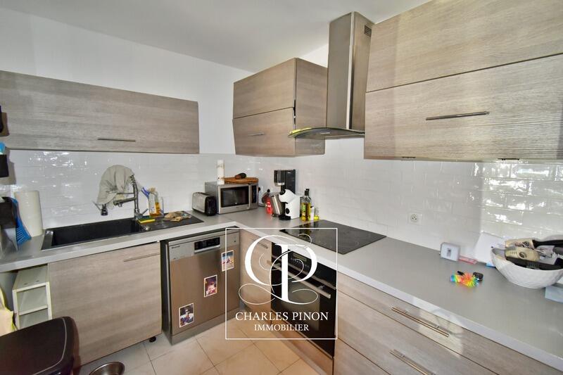 Maison - 236 m² - 8 pièces