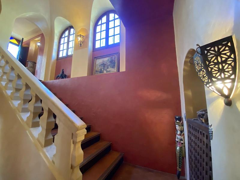 Maison - 322 m² - 10 pièces