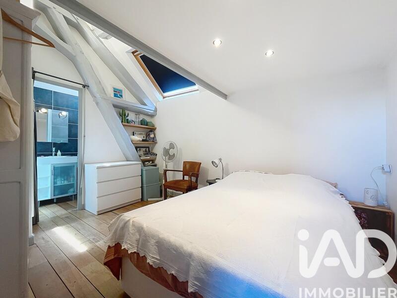 Maison - 217 m² - 9 pièces