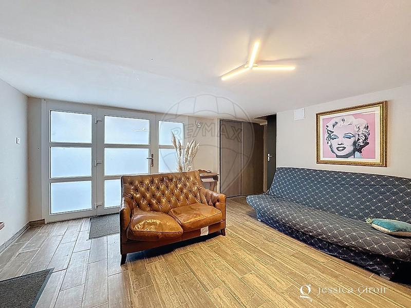 Maison - 137 m² - 7 pièces