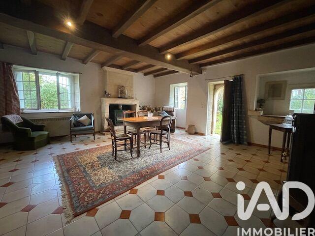 Maison - 210 m² - 7 pièces