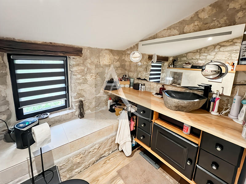 Maison - 230 m² - 8 pièces