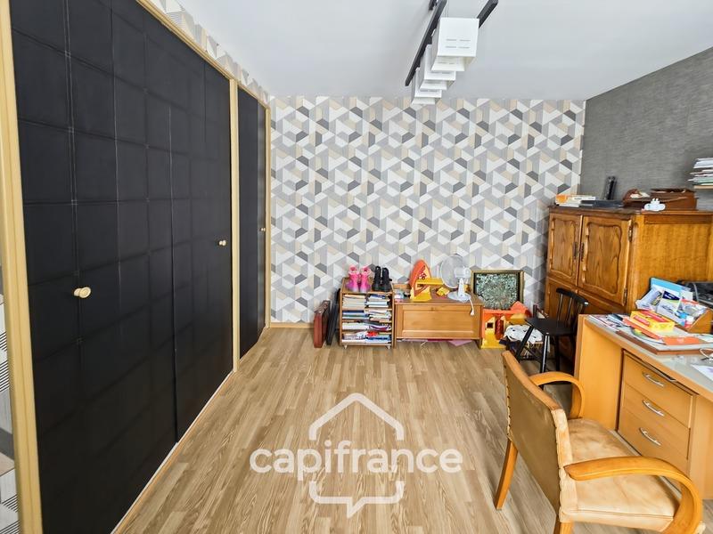 Maison - 207 m² - 9 pièces