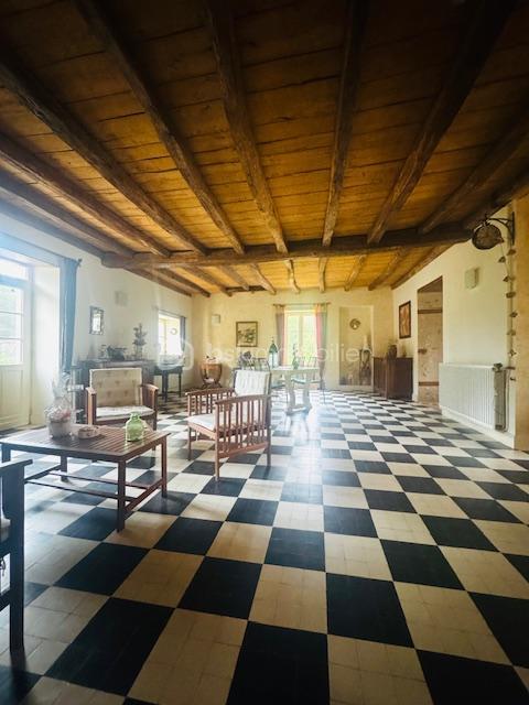 Corps de ferme - 297 m² - 9 pièces