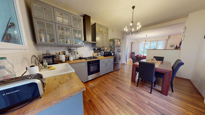 Maison - 253 m² - 7 pièces