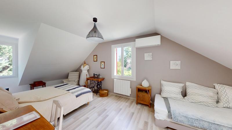 Maison - 280 m² - 8 pièces