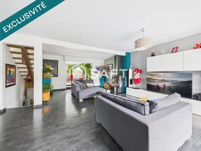 Maison - 208 m² - 7 pièces