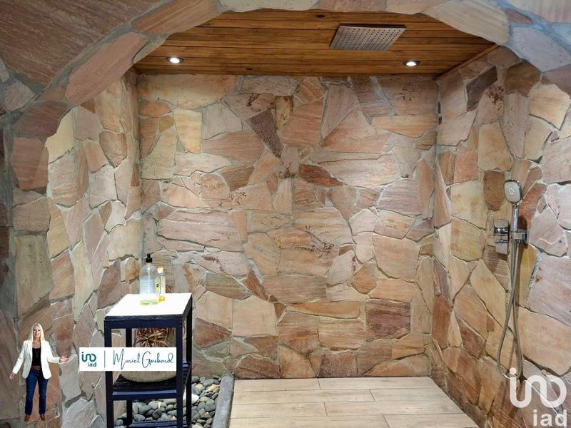 Maison - 400 m² - 6 pièces