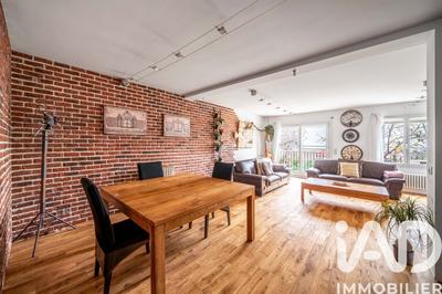 Maison - 214 m² - 7 pièces