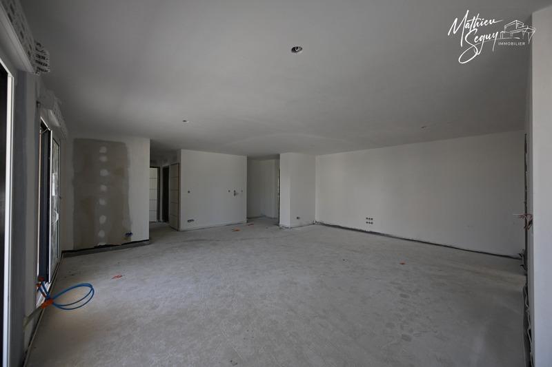 Appartement - 102 m² - 4 pièces