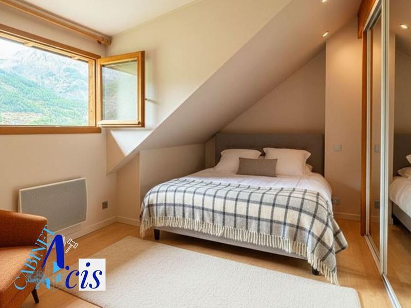 Maison - 104 m² - 6 pièces